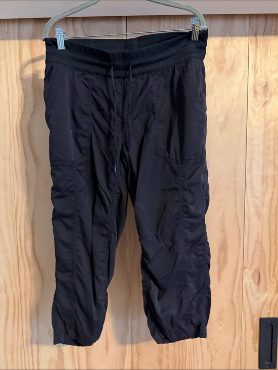 The North Face Pants - The North Face Black women’s cropped lightweight pants